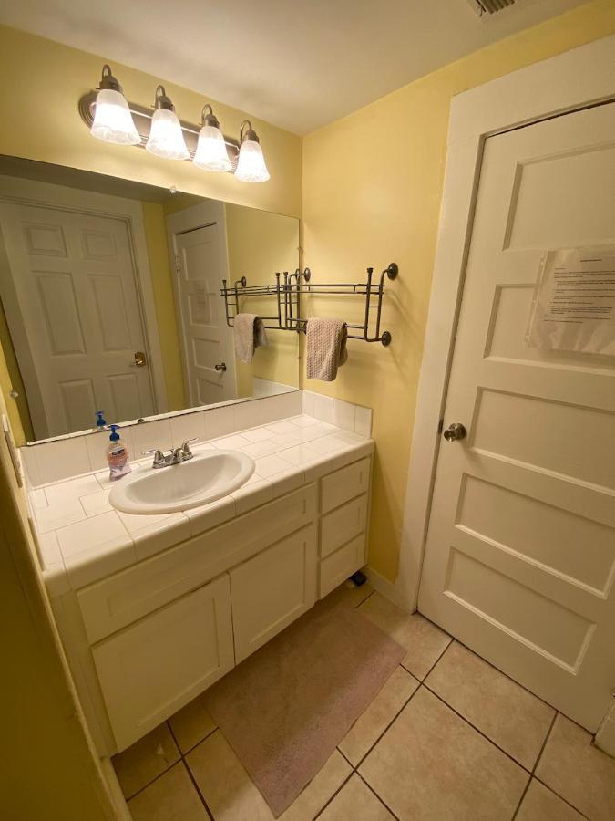 Privatunterkunft Spacious Private Angeles Bedroom With Ac & Wifi & Private Fridge Near Usc The Coliseum Exposition Park Bmo Stadium Of Southern California