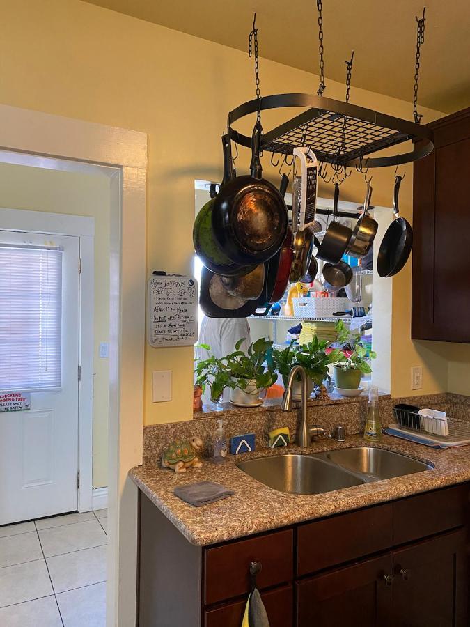 Spacious Private Angeles Bedroom With Ac & Wifi & Private Fridge Near Usc The Coliseum Exposition Park Bmo Stadium Of Southern California Privatunterkunft *