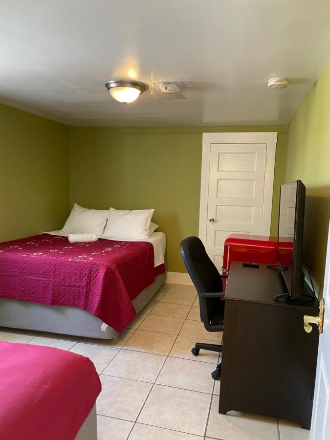 Spacious Private Angeles Bedroom With Ac & Wifi & Private Fridge Near Usc The Coliseum Exposition Park Bmo Stadium Of Southern California Privatunterkunft Los Angeles