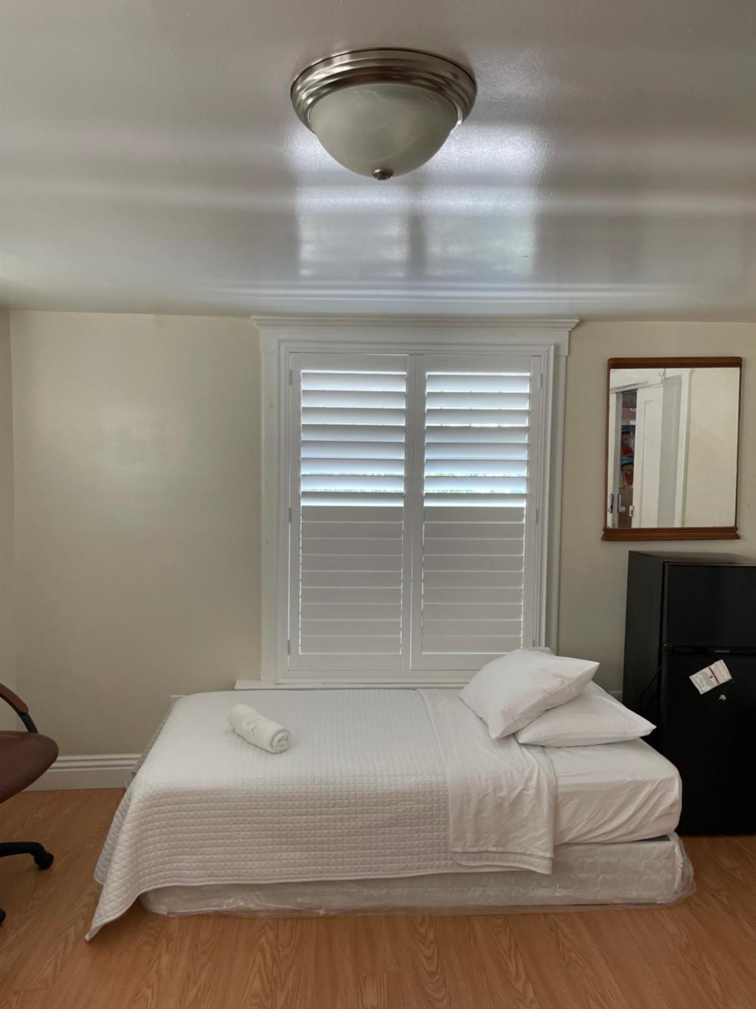 Privatunterkunft Spacious Private Angeles Bedroom With Ac & Wifi & Private Fridge Near Usc The Coliseum Exposition Park Bmo Stadium Of Southern California