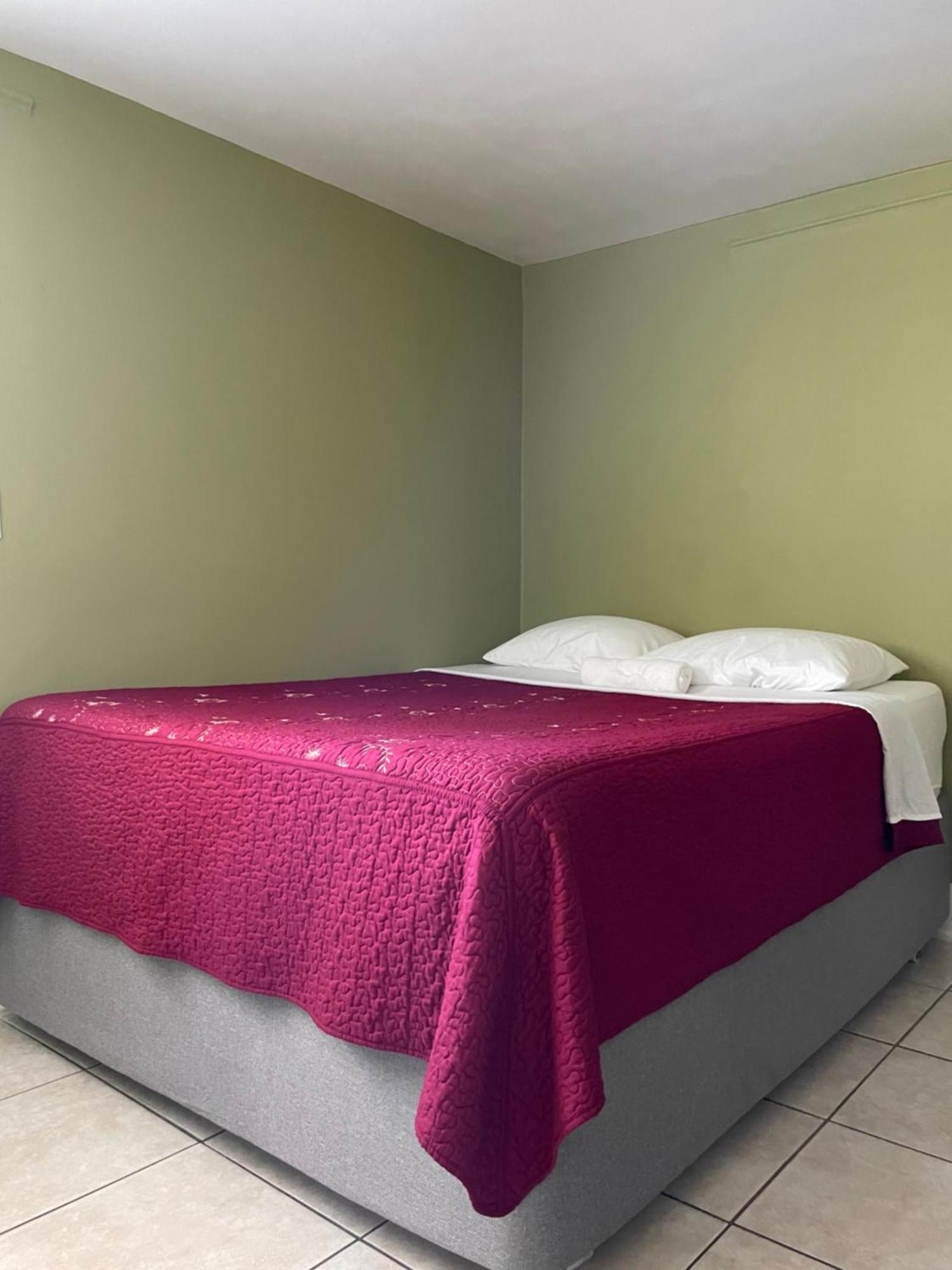 Spacious Private Angeles Bedroom With Ac & Wifi & Private Fridge Near Usc The Coliseum Exposition Park Bmo Stadium Of Southern California Los Angeles
