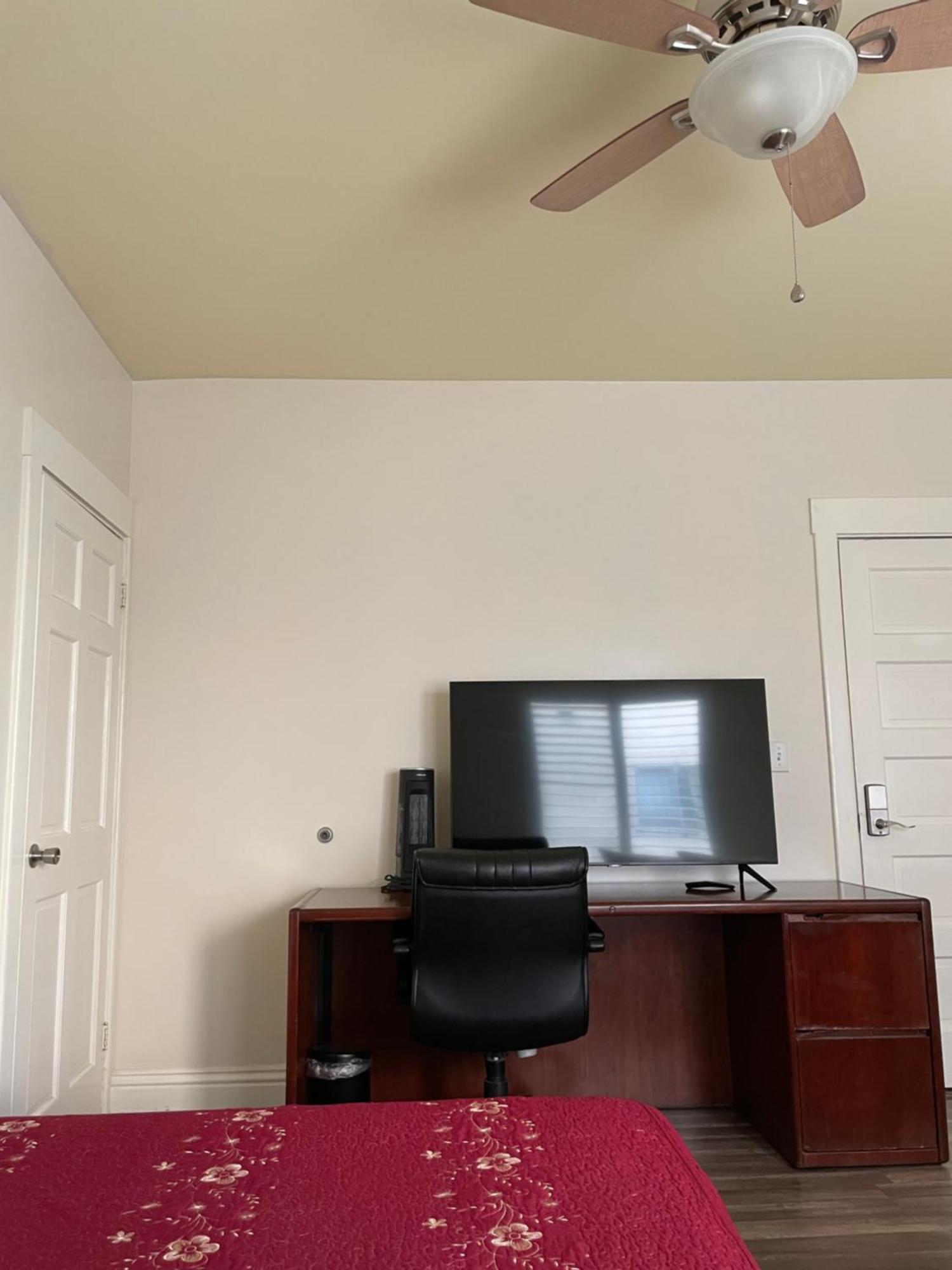 Spacious Private Angeles Bedroom With Ac & Wifi & Private Fridge Near Usc The Coliseum Exposition Park Bmo Stadium Of Southern California Privatunterkunft Los Angeles