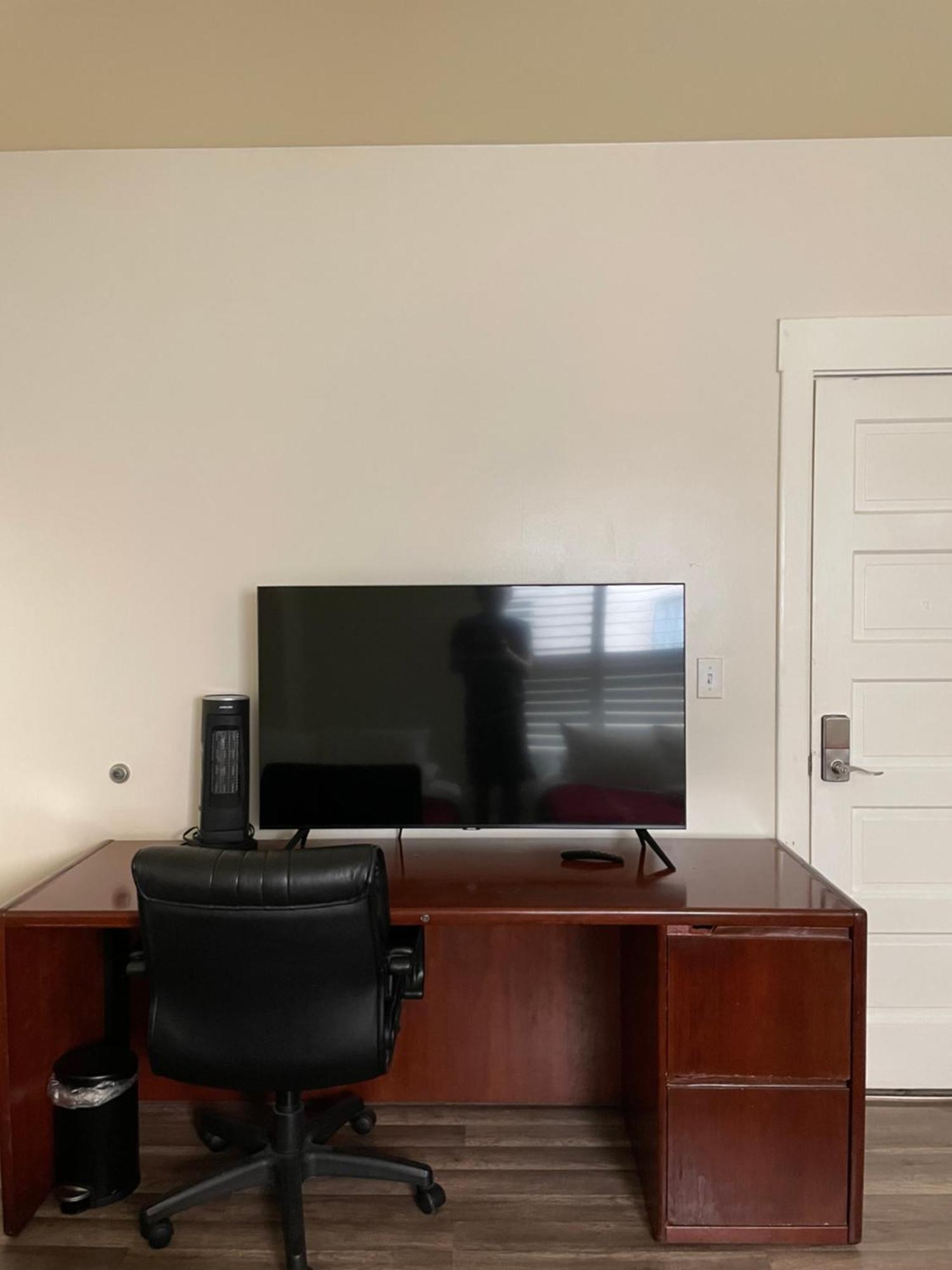 Spacious Private Angeles Bedroom With Ac & Wifi & Private Fridge Near Usc The Coliseum Exposition Park Bmo Stadium Of Southern California Privatunterkunft