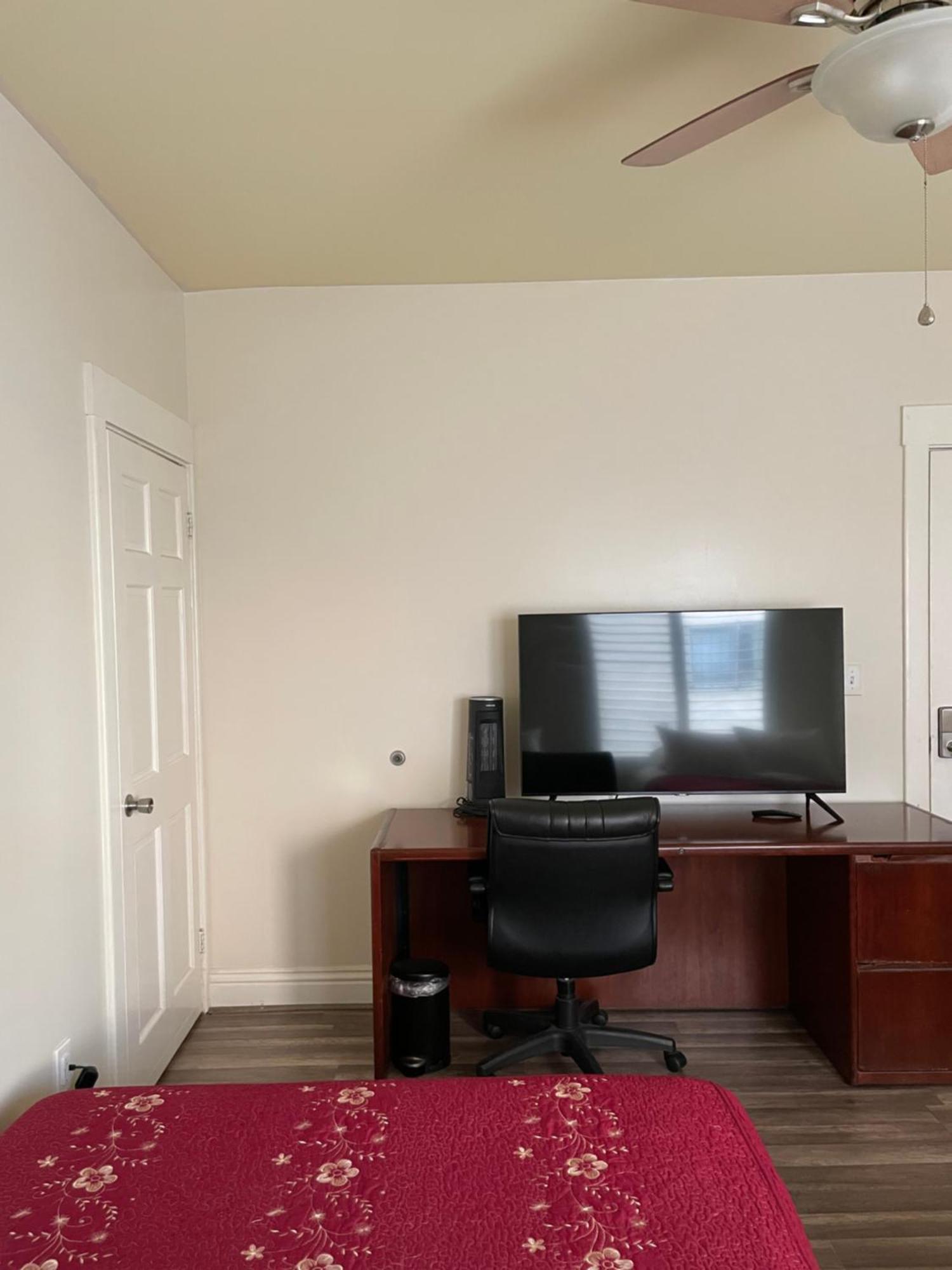 Privatunterkunft Spacious Private Angeles Bedroom With Ac & Wifi & Private Fridge Near Usc The Coliseum Exposition Park Bmo Stadium Of Southern California